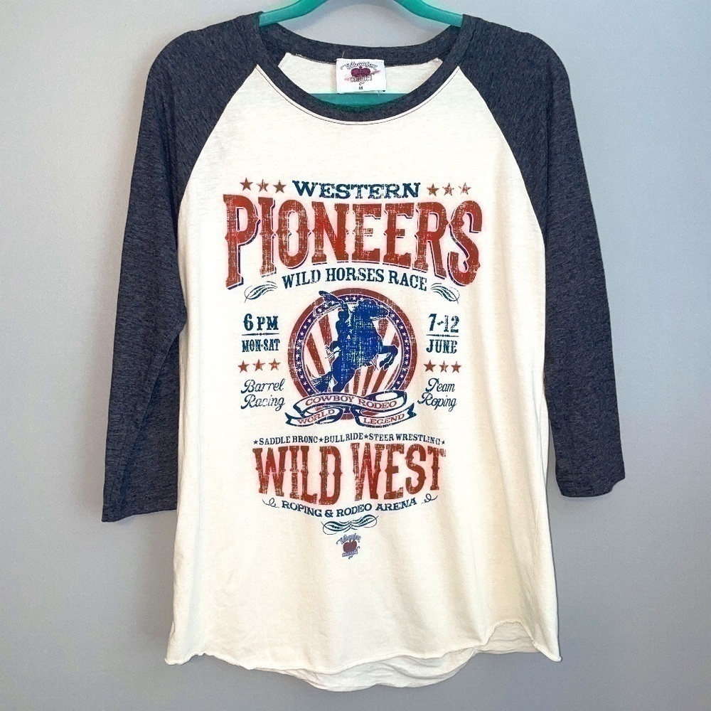 EUC Bohemian Cowgirl Rodeo Bronco Western Pioneers Henley T-Shirt Size Medium